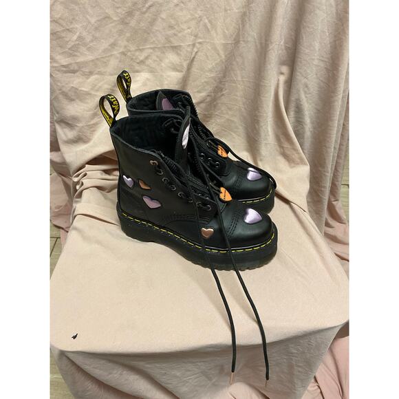 DR. MARTENS - SIZE: 7 - Sinclair Hearts Platform Boot - LIMITED EDITION! - NEW!